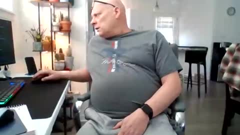 Snapshot of mrclean_55 chatting on June 2026 03:43:01 PM MrClean55 online show from June 2026 03:43:01 PM