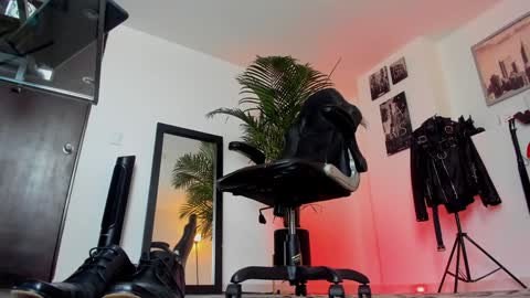 MrFrank. online show from December 2024 03:05:01 PM