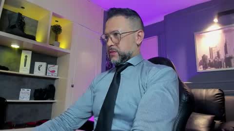 MrFrank. online show from February 2026 10:33:02 AM