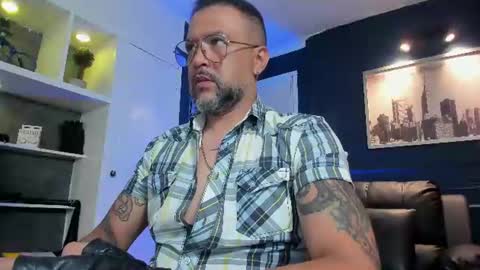 Snapshot of mrfrank_tattoo chatting on June 2026 11:01:01 AM MrFrank. online show from June 2026 11:01:01 AM