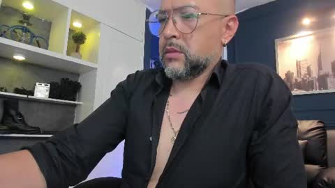 Snapshot of mrfrank_tattoo chatting on June 2026 02:32:02 PM MrFrank. online show from June 2026 02:32:02 PM