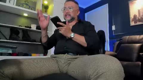 Snapshot of mrfrank_tattoo chatting on July 2026 02:52:01 PM MrFrank. online show from July 2026 02:52:01 PM