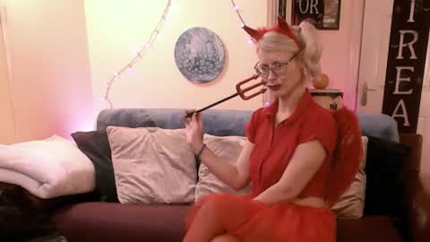 Snapshot of mrjandmrsj2014 chatting on October 2025 03:02:02 PM Mr Mrs J online show from October 2025 03:02:02 PM