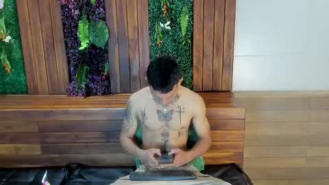 mrjustin_ online show from September 2025 08:42:01 PM