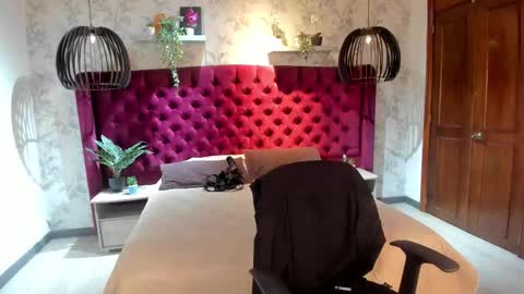 mrjustin_ online show from October 2025 08:49:02 PM