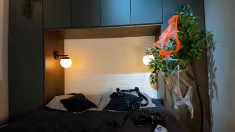 mrjustin_ online show from November 2025 07:56:02 PM