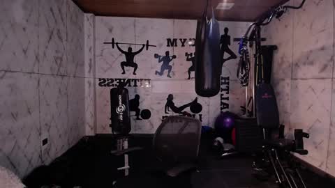 mrjustin_ online show from November 2025 08:30:01 PM