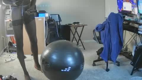 Snapshot of mrlonge1 chatting on May 2026 02:45:02 PM Longbi1 online show from May 2026 02:45:02 PM