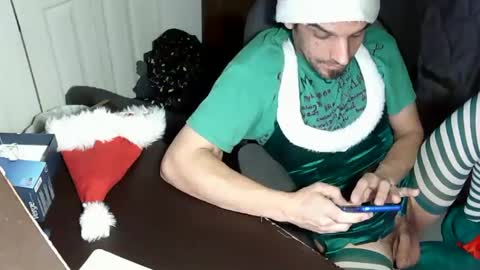 Snapshot of mrmarcxxcam chatting on December 2024 06:02:02 AM MrMarc online show from December 2024 06:02:02 AM