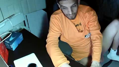 Snapshot of mrmarcxxcam chatting on January 2025 05:09:01 AM MrMarc online show from January 2025 05:09:01 AM