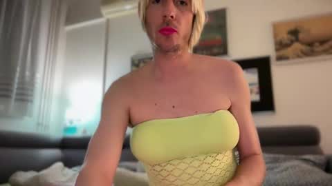 TaleOfLaura online show from February 2026 03:51:02 AM