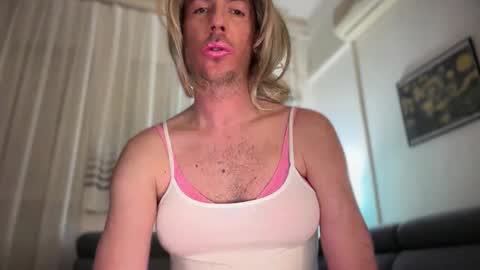 TaleOfLaura online show from April 2026 10:25:02 PM