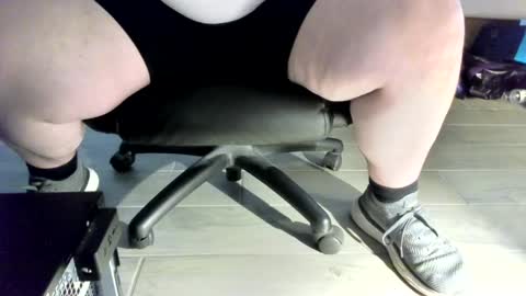 Guy online show from February 2025 02:08:01 PM