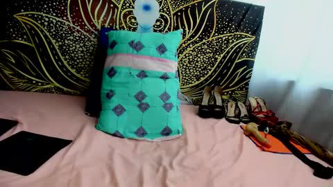 Snapshot of mrs_angelica chatting on December 2025 03:29:01 PM Angelica online show from December 2025 03:29:01 PM