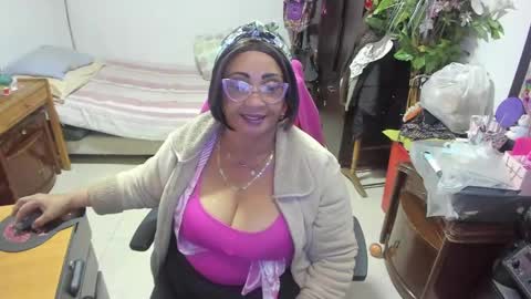 Snapshot of mrs_mommy chatting on February 2025 07:38:01 PM mrs_mommy online show from February 2025 07:38:01 PM