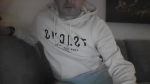 Snapshot of mrserenade46 chatting on December 2024 07:00:01 PM Mrserenade online show from December 2024 07:00:01 PM