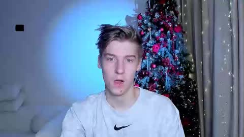 Adam online show from December 2025 07:32:01 PM