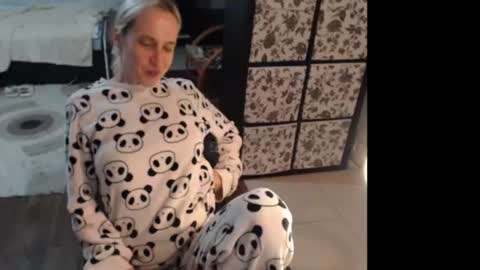 Snapshot of mrsluck chatting on June 2026 05:28:02 PM Sasha online show from June 2026 05:28:02 PM
