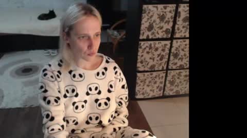 Snapshot of mrsluck chatting on June 2026 08:14:01 PM Sasha online show from June 2026 08:14:01 PM