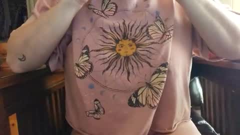 Snapshot of mrsluna19 chatting on December 2025 04:34:01 PM MrsLuna19 online show from December 2025 04:34:01 PM