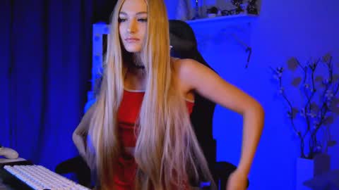 Snapshot of mrstenderbeast chatting on December 2024 11:51:01 PM YOUR OWNER online show from December 2024 11:51:01 PM