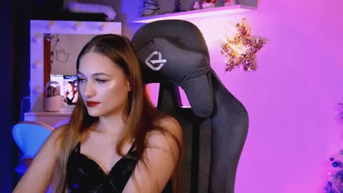 Snapshot of mrstenderbeast chatting on December 2024 10:40:02 PM YOUR OWNER online show from December 2024 10:40:02 PM