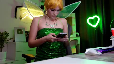 Snapshot of mrstenderbeast chatting on September 2025 03:13:02 PM YOUR OWNER online show from September 2025 03:13:02 PM