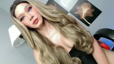 Snapshot of ms_chloe28 chatting on May 2026 06:00:01 AM chloe online show from May 2026 06:00:01 AM