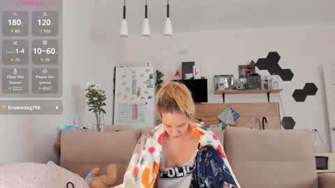 Snapshot of ms_foryou chatting on October 2025 02:44:01 AM Ms ForYOU online show from October 2025 02:44:01 AM