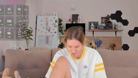 Snapshot of ms_foryou chatting on October 2025 04:09:02 AM Ms ForYOU online show from October 2025 04:09:02 AM