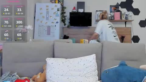 Snapshot of ms_foryou chatting on December 2025 03:11:01 AM Ms ForYOU online show from December 2025 03:11:01 AM