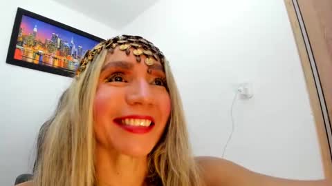 Snapshot of ms_lunarose chatting on October 2025 11:39:01 PM ms_lunarose online show from October 2025 11:39:01 PM