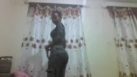 Snapshot of ms_luxe chatting on December 2025 07:19:02 PM ms_luxe online show from December 2025 07:19:02 PM