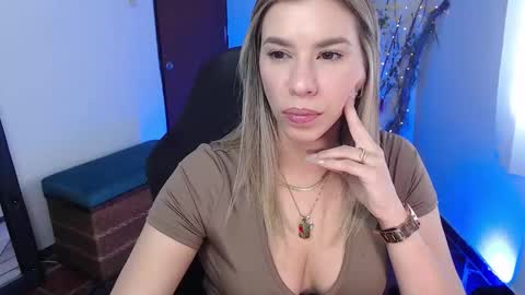Sofia online show from October 2025 06:19:02 PM