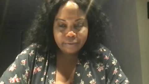 Snapshot of msjonemillion chatting on November 2025 12:05:01 AM Chocolate Candy Stick online show from November 2025 12:05:01 AM