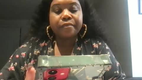 Snapshot of msjonemillion chatting on December 2025 01:11:01 AM Chocolate Candy Stick online show from December 2025 01:11:01 AM