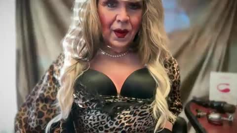 Snapshot of mskarentoy chatting on March 2025 09:37:01 PM mskarentoy online show from March 2025 09:37:01 PM