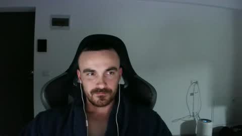 Snapshot of mu5clemania chatting on February 2025 04:11:02 PM Victor online show from February 2025 04:11:02 PM