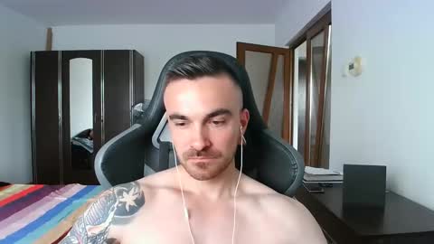 Snapshot of mu5clemania chatting on September 2025 06:35:01 AM Victor online show from September 2025 06:35:01 AM