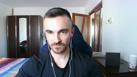 Snapshot of mu5clemania chatting on October 2025 11:40:01 AM Victor online show from October 2025 11:40:01 AM