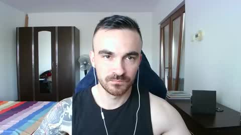 Snapshot of mu5clemania chatting on October 2025 07:01:01 AM Victor online show from October 2025 07:01:01 AM