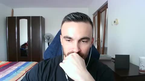 Snapshot of mu5clemania chatting on November 2025 10:49:02 AM Victor online show from November 2025 10:49:02 AM