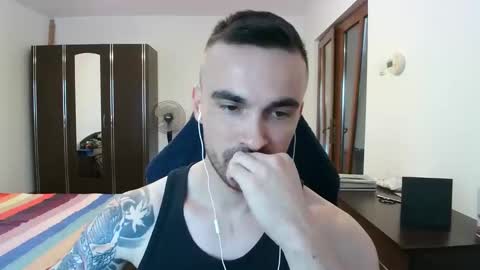 Snapshot of mu5clemania chatting on November 2025 01:53:02 PM Victor online show from November 2025 01:53:02 PM