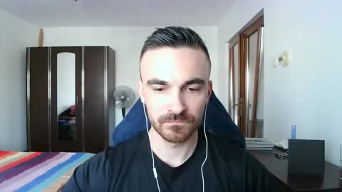 Snapshot of mu5clemania chatting on November 2025 11:40:02 AM Victor online show from November 2025 11:40:02 AM