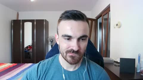 Snapshot of mu5clemania chatting on November 2025 11:10:02 AM Victor online show from November 2025 11:10:02 AM