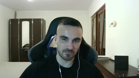 Snapshot of mu5clemania chatting on November 2025 05:37:02 PM Victor online show from November 2025 05:37:02 PM