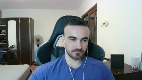 Snapshot of mu5clemania chatting on November 2025 10:41:02 AM Victor online show from November 2025 10:41:02 AM