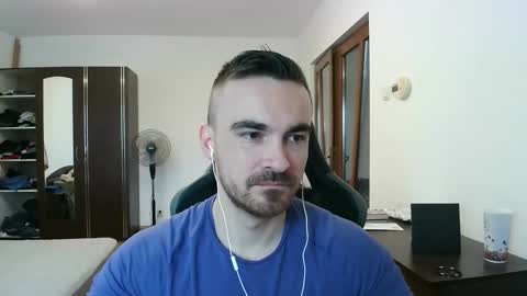 Snapshot of mu5clemania chatting on December 2025 07:57:02 AM Victor online show from December 2025 07:57:02 AM