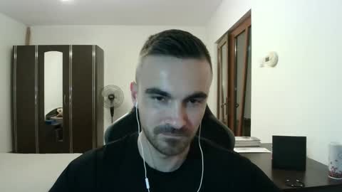 Snapshot of mu5clemania chatting on December 2025 07:53:02 PM Victor online show from December 2025 07:53:02 PM