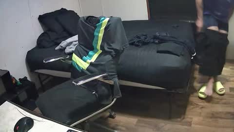 Muffdiver online show from April 2026 07:03:02 PM